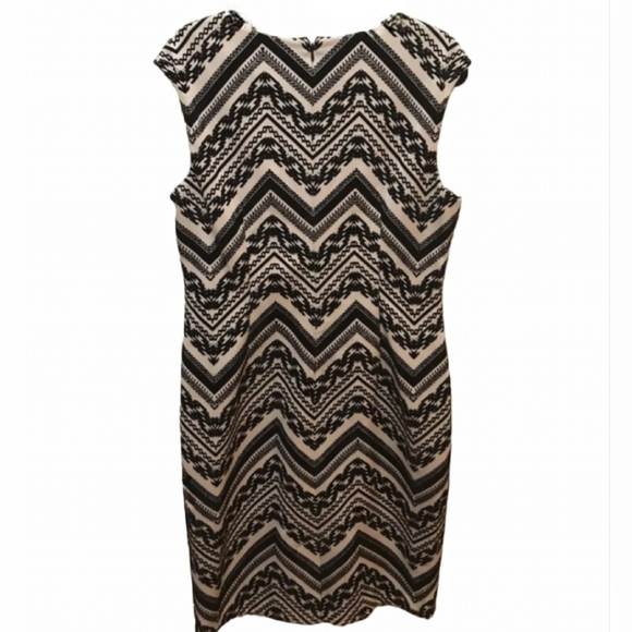 Vince Camuto Dress Size 8. Soft Pink With Black Velvet Chevron Pattern. - Picture 5 of 6